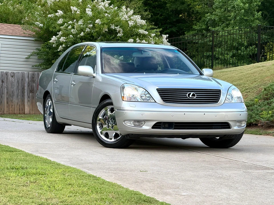 2003 Lexus LS 3rd Gen - Image 22 of 31