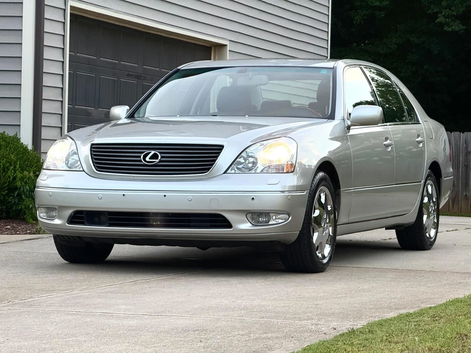 2003 Lexus LS 3rd Gen - Image 7 of 31