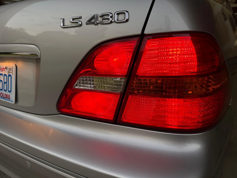2003 Lexus LS 3rd Gen - Image 30 of 31
