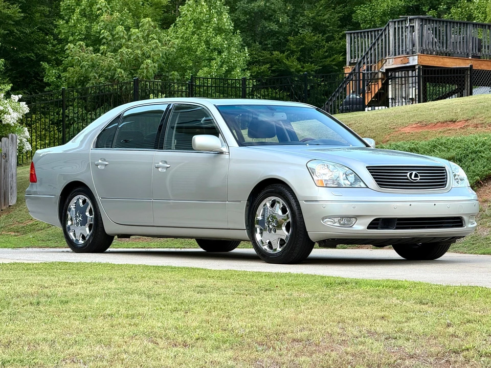 2003 Lexus LS 3rd Gen - Image 19 of 31