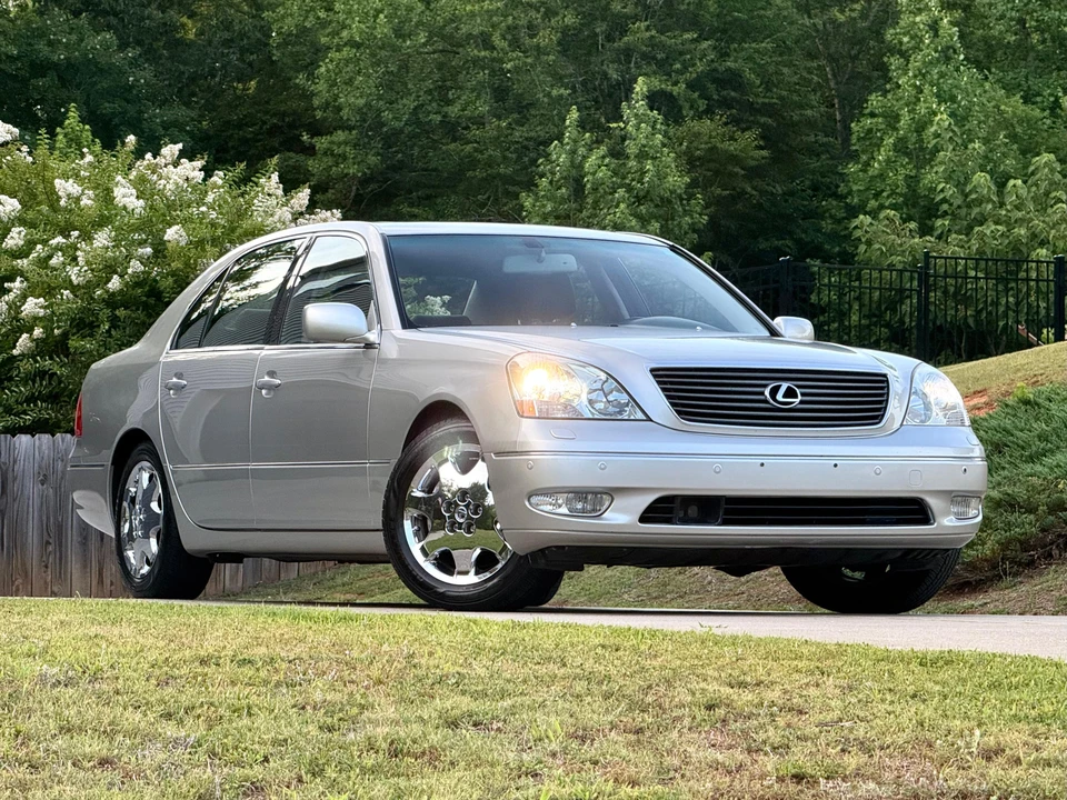 2003 Lexus LS 3rd Gen - Image 21 of 31