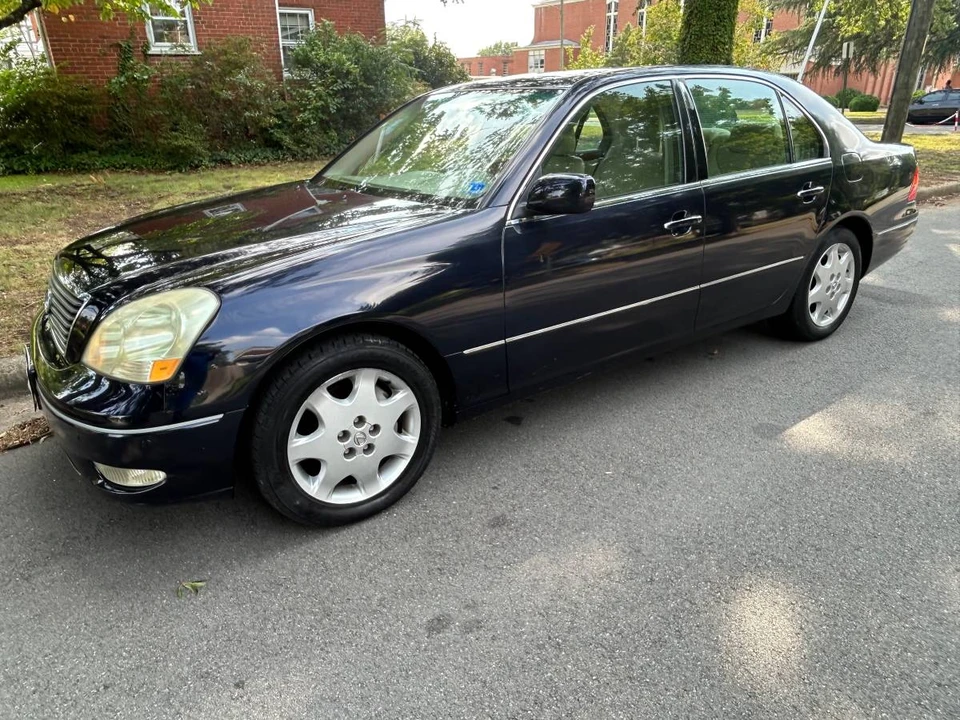 2003 Lexus LS 3rd Gen - Image 2 of 10