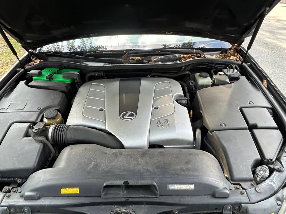 2003 Lexus LS 3rd Gen - Image 8 of 10