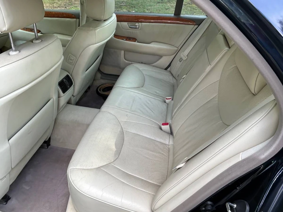 2003 Lexus LS 3rd Gen - Image 5 of 10