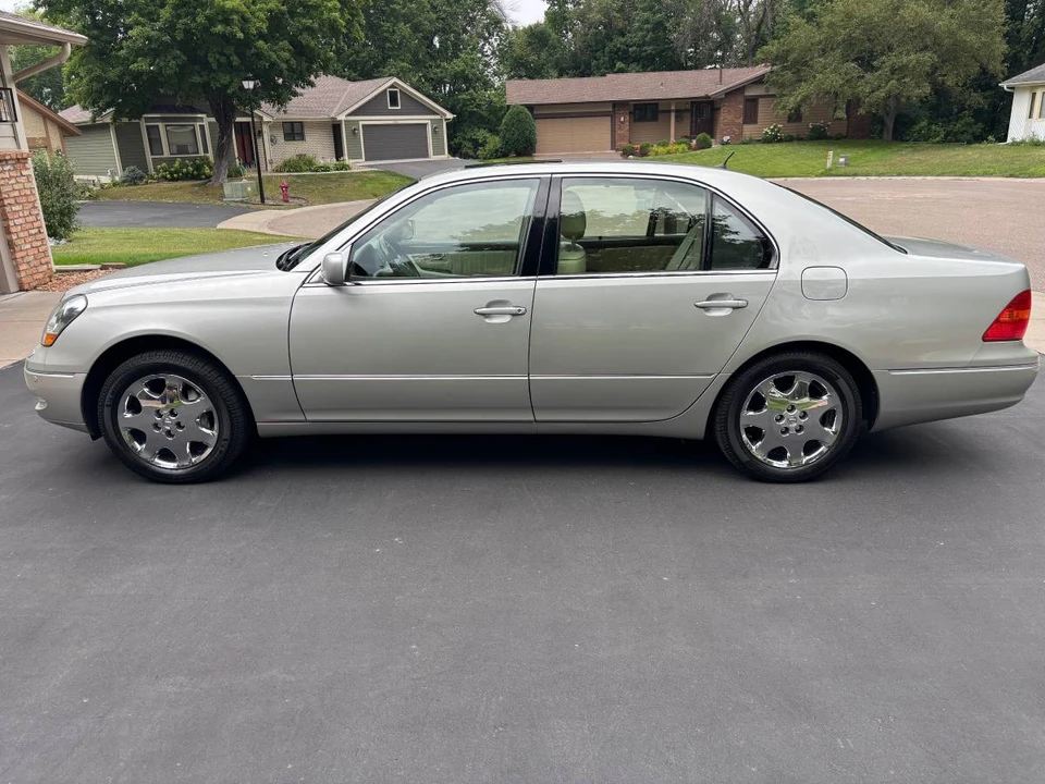 2003 Lexus LS 3rd Gen - Image 2 of 24