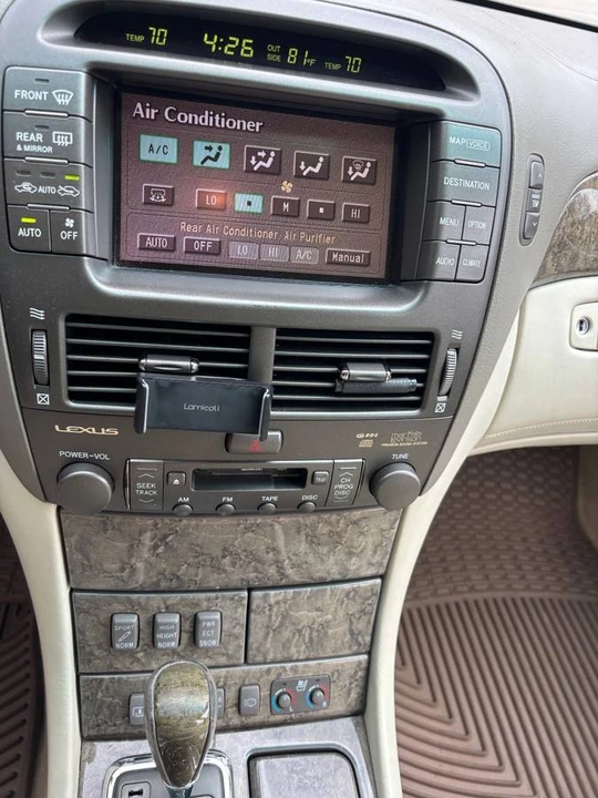 2003 Lexus LS 3rd Gen - Image 15 of 24
