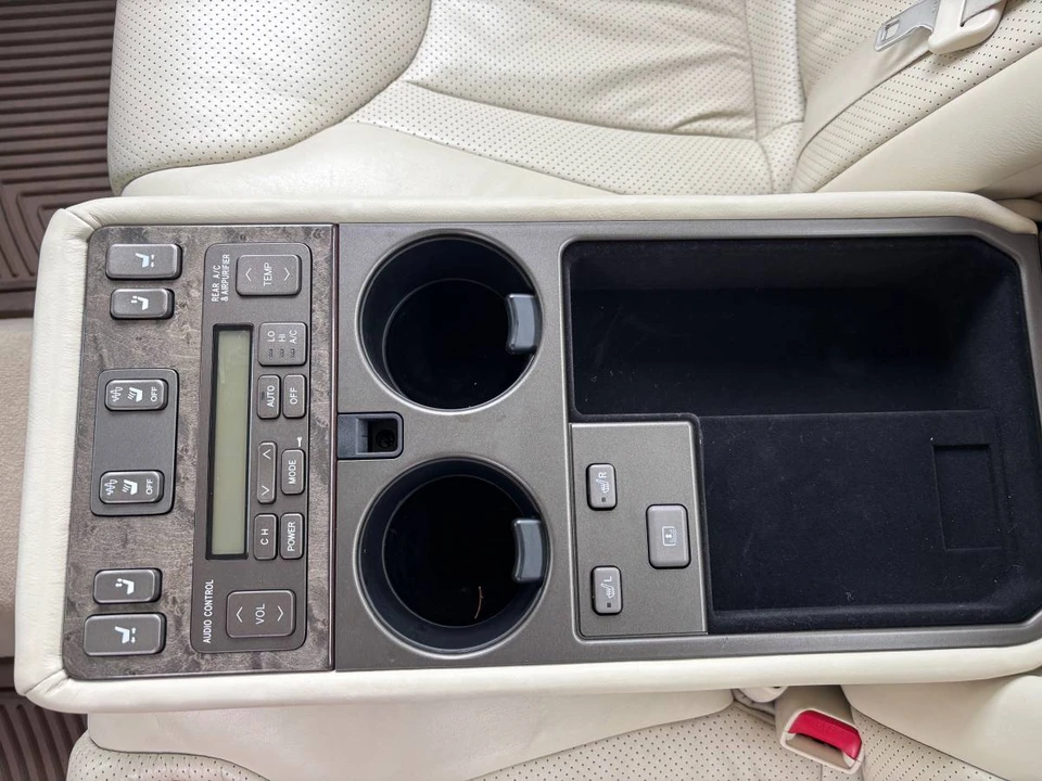 2003 Lexus LS 3rd Gen - Image 16 of 24