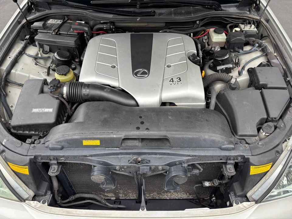 2003 Lexus LS 3rd Gen - Image 18 of 24