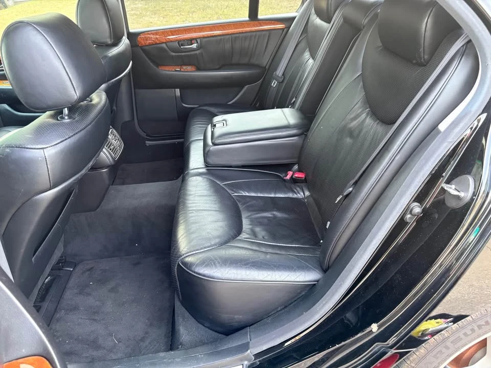 2003 Lexus LS 3rd Gen - Image 7 of 14
