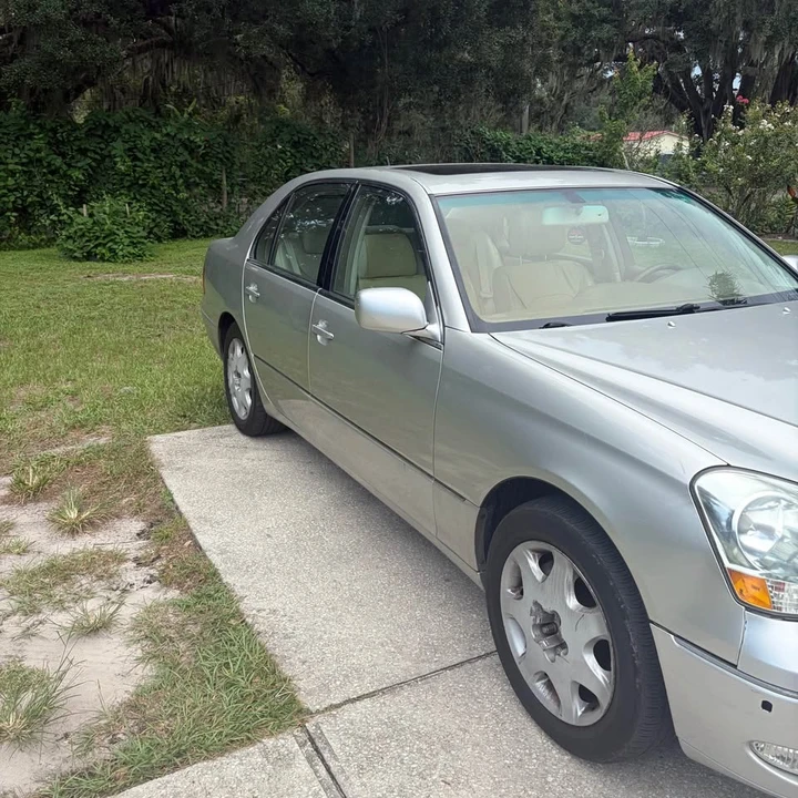 2003 Lexus LS 3rd Gen - Image 2 of 8