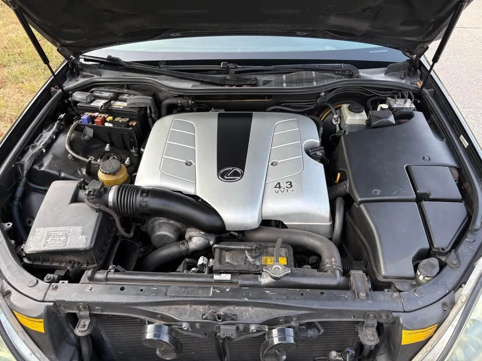 2003 Lexus LS 3rd Gen - Image 5 of 14