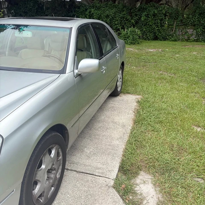 2003 Lexus LS 3rd Gen - Image 3 of 8