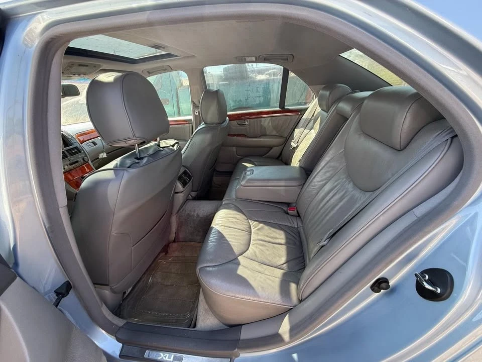 2003 Lexus LS 3rd Gen - Image 6 of 10