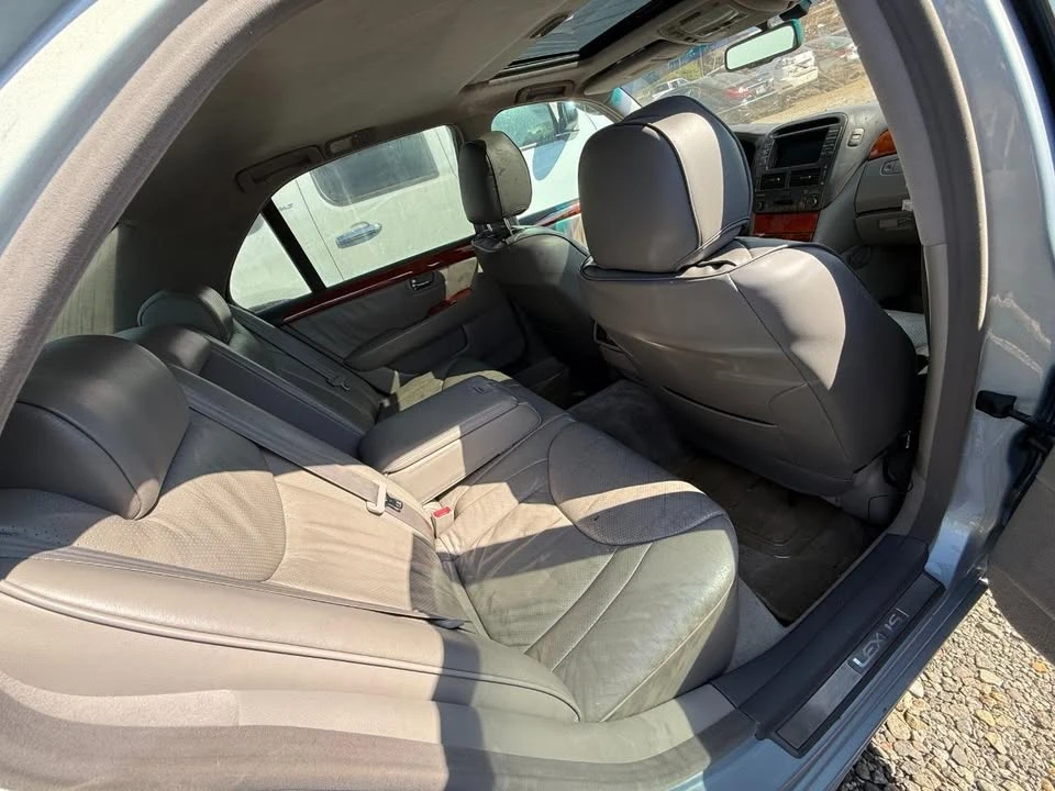2003 Lexus LS 3rd Gen - Image 4 of 10
