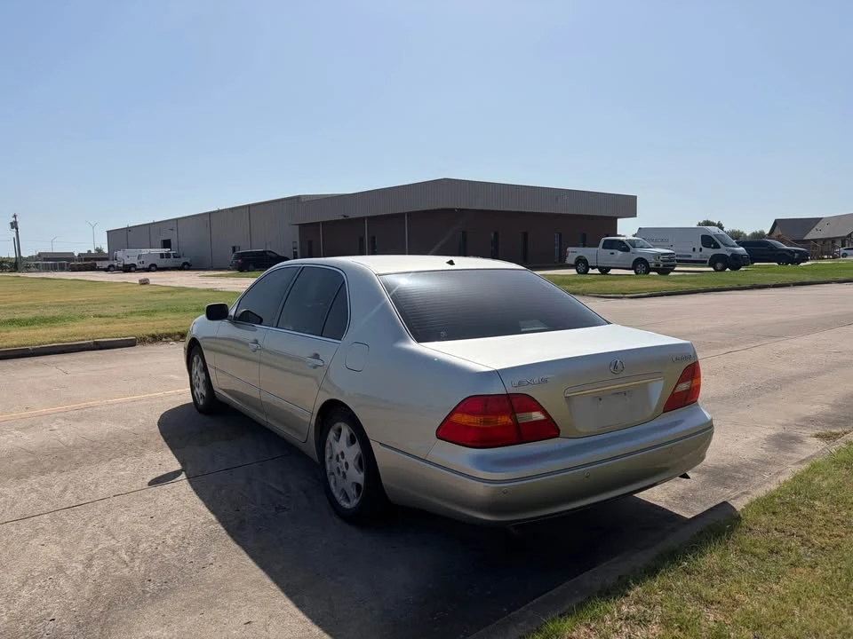 2003 Lexus LS 3rd Gen - Image 7 of 11