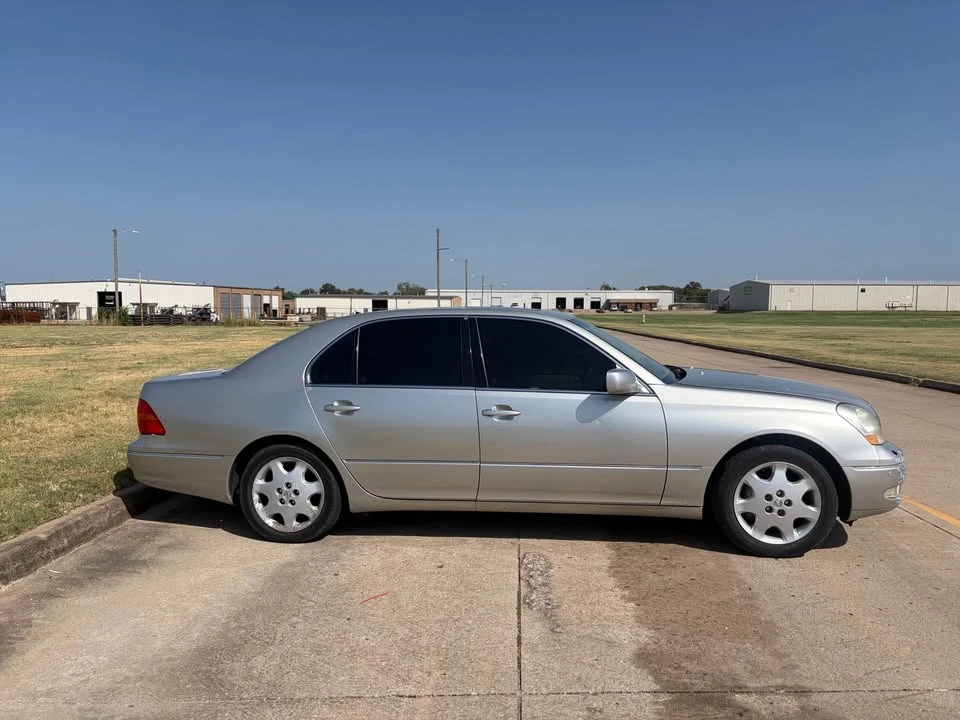 2003 Lexus LS 3rd Gen - Image 4 of 11