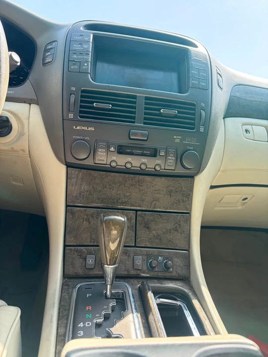 2003 Lexus LS 3rd Gen - Image 10 of 11