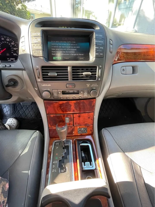 2003 Lexus LS 3rd Gen - Image 7 of 10