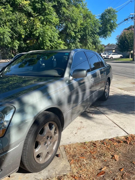 2003 Lexus LS 3rd Gen - Image 3 of 10