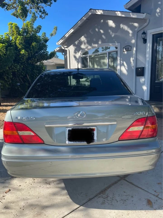 2003 Lexus LS 3rd Gen - Image 4 of 10
