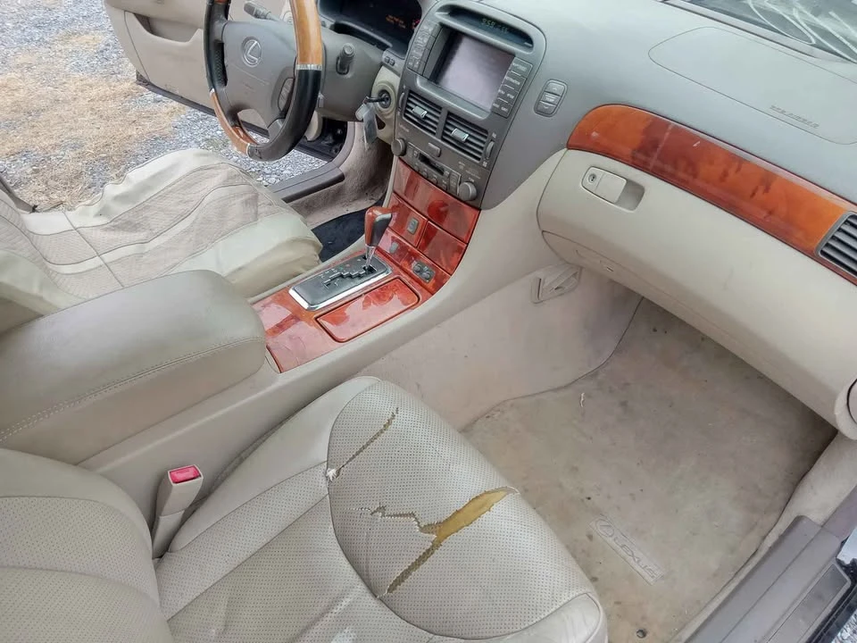 2003 Lexus LS 3rd Gen - Image 6 of 11