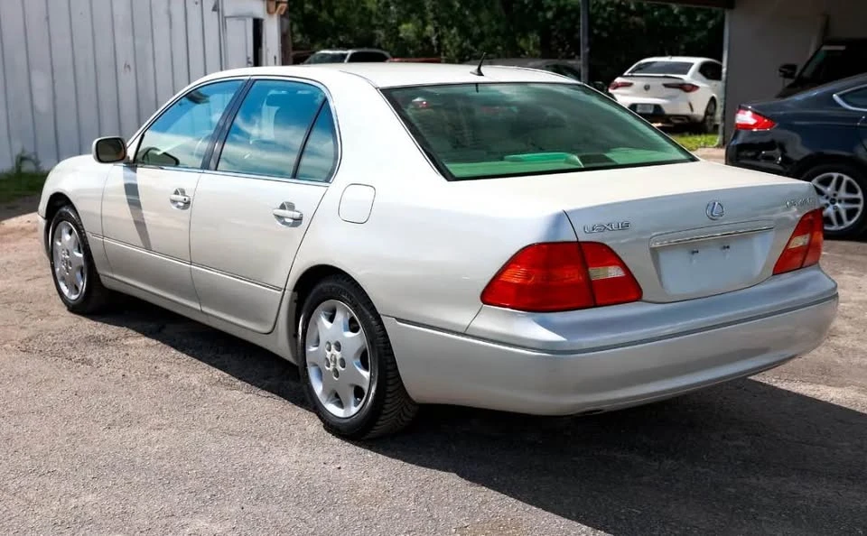 2003 Lexus LS 3rd Gen - Image 2 of 5