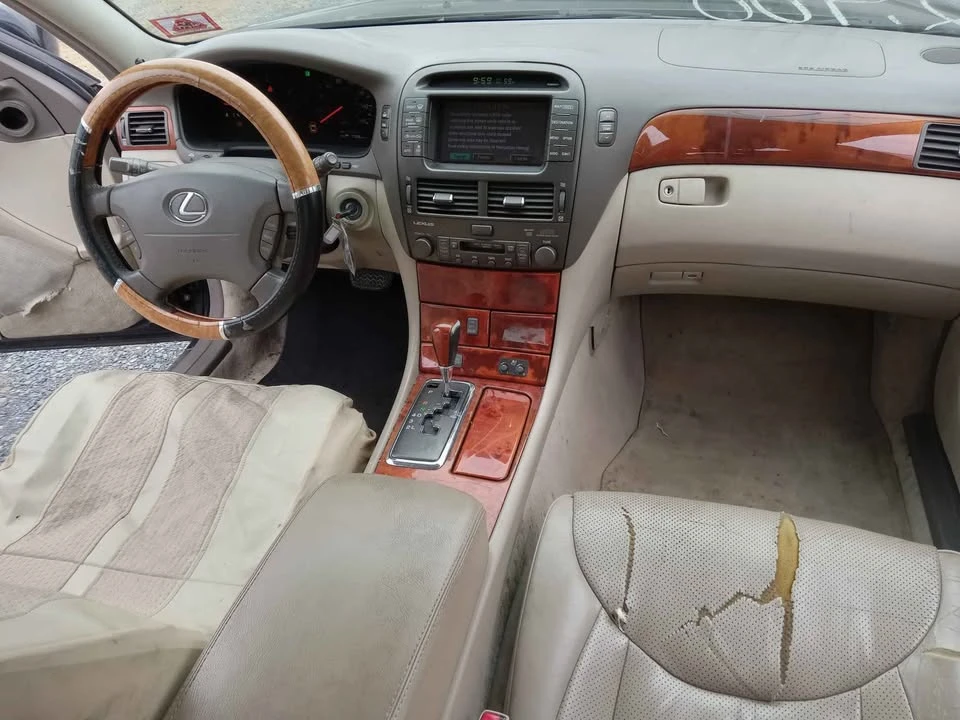 2003 Lexus LS 3rd Gen - Image 7 of 11