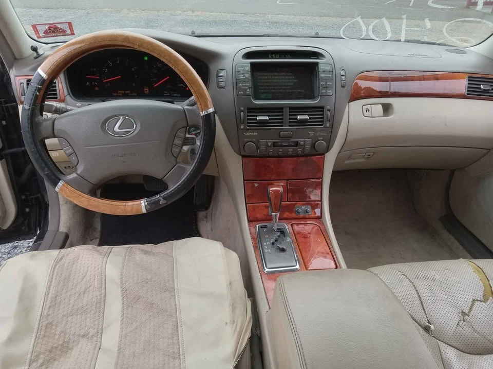 2003 Lexus LS 3rd Gen - Image 8 of 11