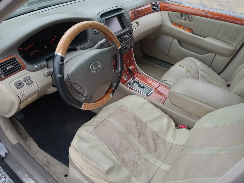 2003 Lexus LS 3rd Gen - Image 5 of 11