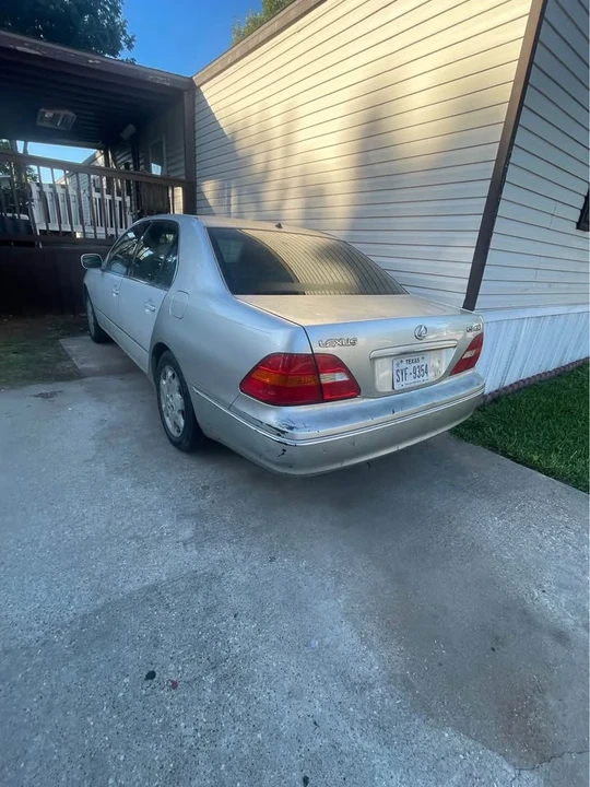 2003 Lexus LS 3rd Gen - Image 5 of 8