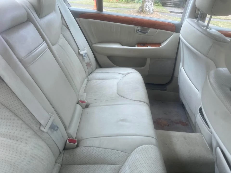 2003 Lexus LS 3rd Gen - Image 9 of 11
