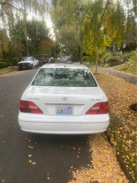 2003 Lexus LS 3rd Gen - Image 5 of 11