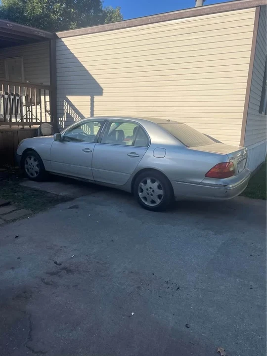 2003 Lexus LS 3rd Gen - Image 2 of 8