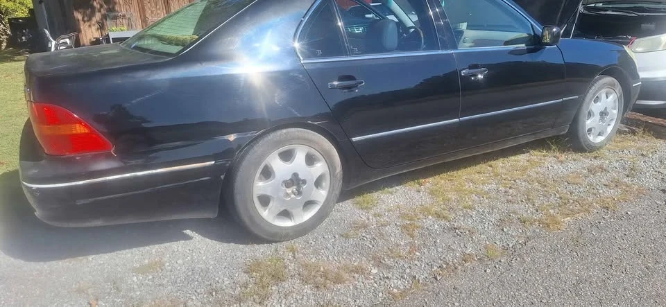 2003 Lexus LS 3rd Gen - Image 12 of 12