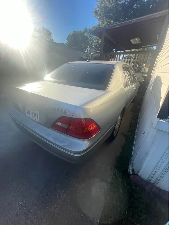 2003 Lexus LS 3rd Gen - Image 3 of 8
