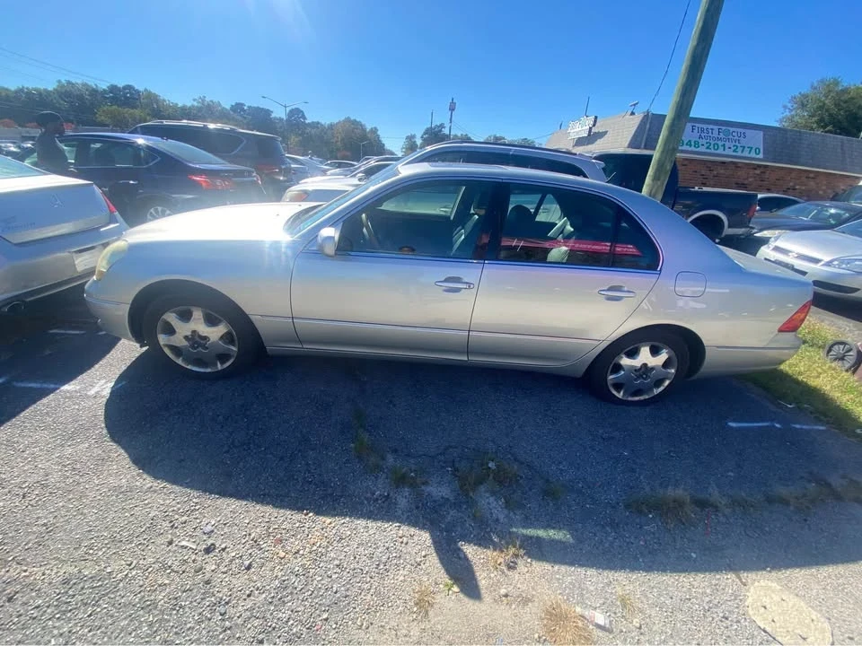 2003 Lexus LS 3rd Gen - Image 2 of 6