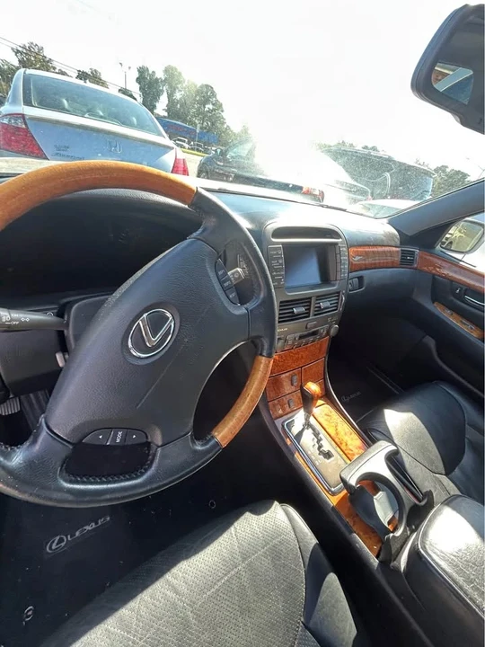 2003 Lexus LS 3rd Gen - Image 4 of 6