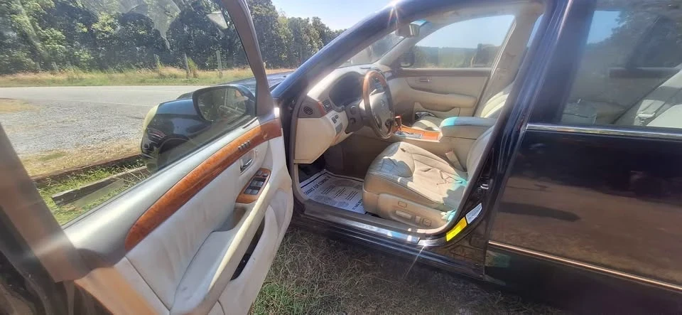 2003 Lexus LS 3rd Gen - Image 7 of 12