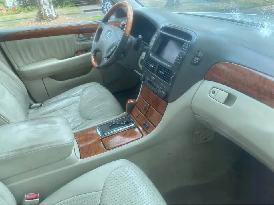 2003 Lexus LS 3rd Gen - Image 8 of 11