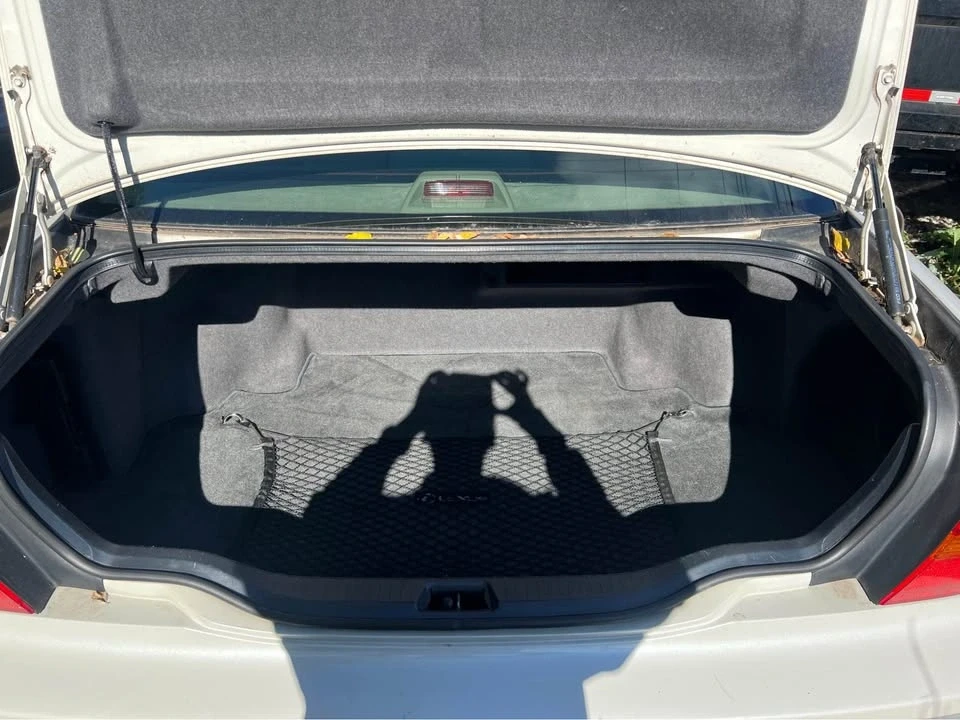 2003 Lexus LS 3rd Gen - Image 18 of 19