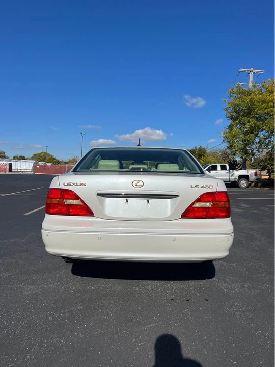 2003 Lexus LS 3rd Gen - Image 4 of 19