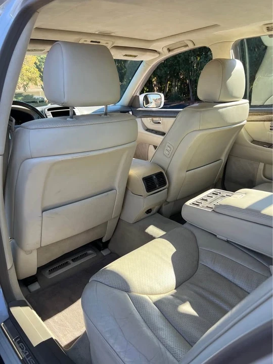 2003 Lexus LS 3rd Gen - Image 9 of 19