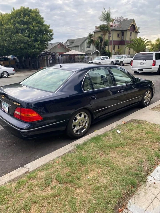 2003 Lexus LS 3rd Gen - Image 2 of 11