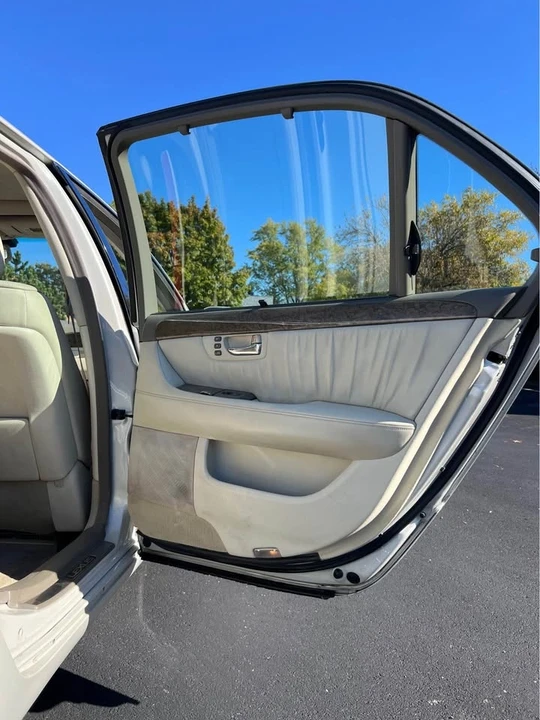 2003 Lexus LS 3rd Gen - Image 13 of 19