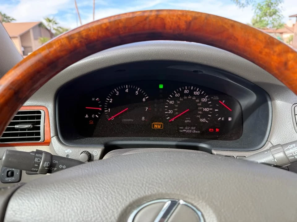 2003 Lexus LS 3rd Gen - Image 5 of 11