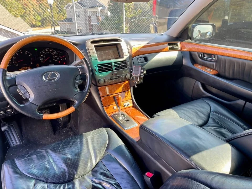 2003 Lexus LS 3rd Gen - Image 13 of 14