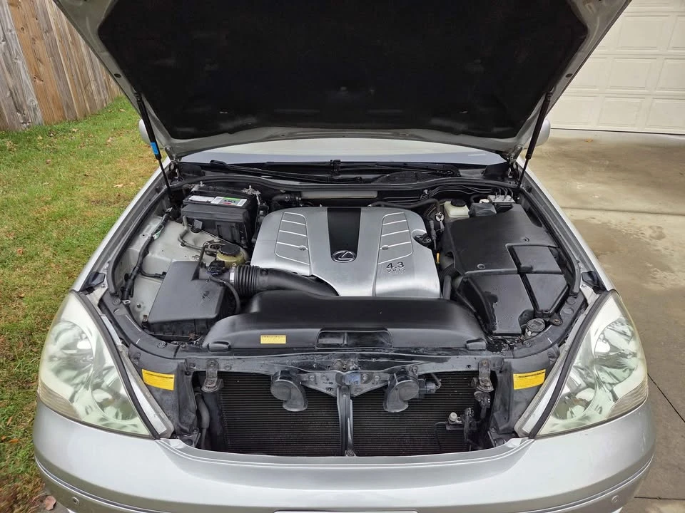 2003 Lexus LS 3rd Gen - Image 11 of 16