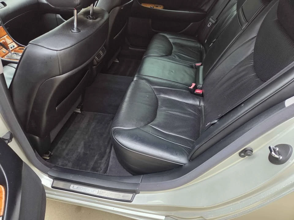 2003 Lexus LS 3rd Gen - Image 8 of 16