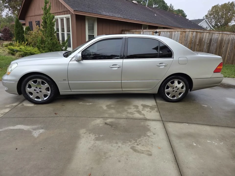 2003 Lexus LS 3rd Gen - Image 2 of 16