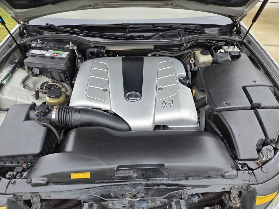 2003 Lexus LS 3rd Gen - Image 12 of 16